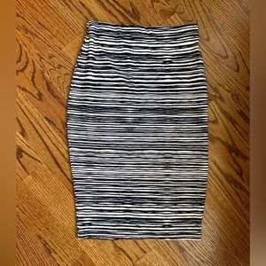 Finders keepers stripe skirt size small
